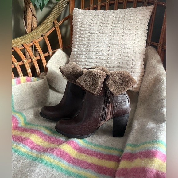 UGG Brown Ankle Boots with Plush Cuff - Picture 7 of 10